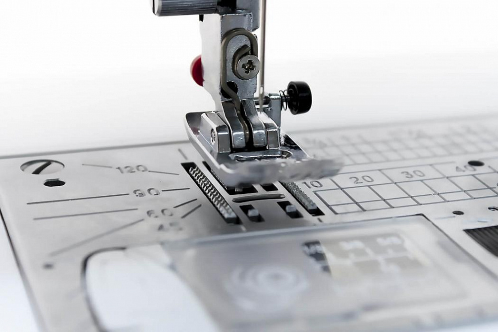 Швейная машинка Janome SKYLINE S3 - фото 4